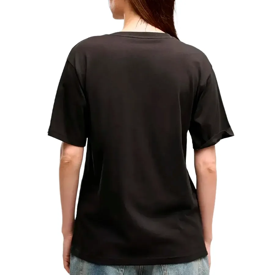 Imagen 1 de 3 de Remera Puma Zapatillas Graphics Relaxed Charm Tee-NEGRO