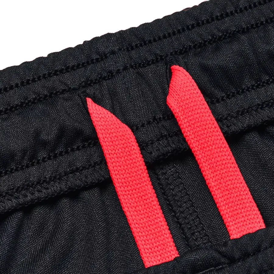 Imagen 4 de 5 de Shorts Under Armour Challenger Knit-NEGRO/BLANCO