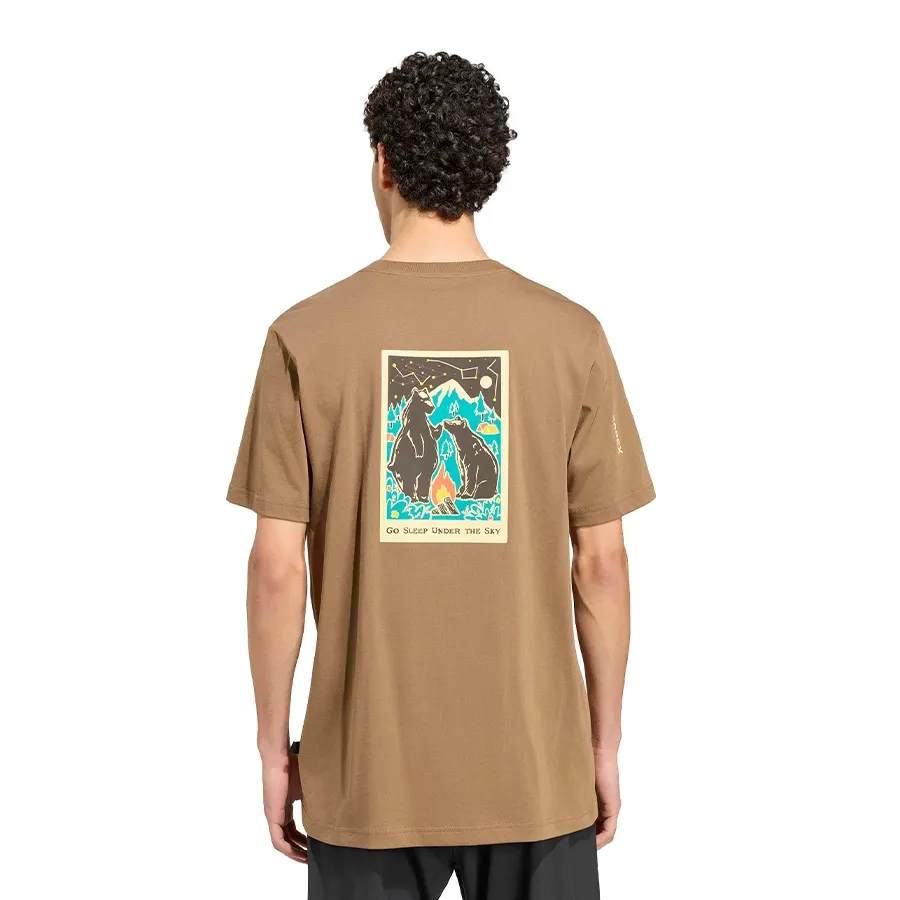 Imagen 2 de 6 de Remera adidas Graphic Terrex Camper-BEIGE