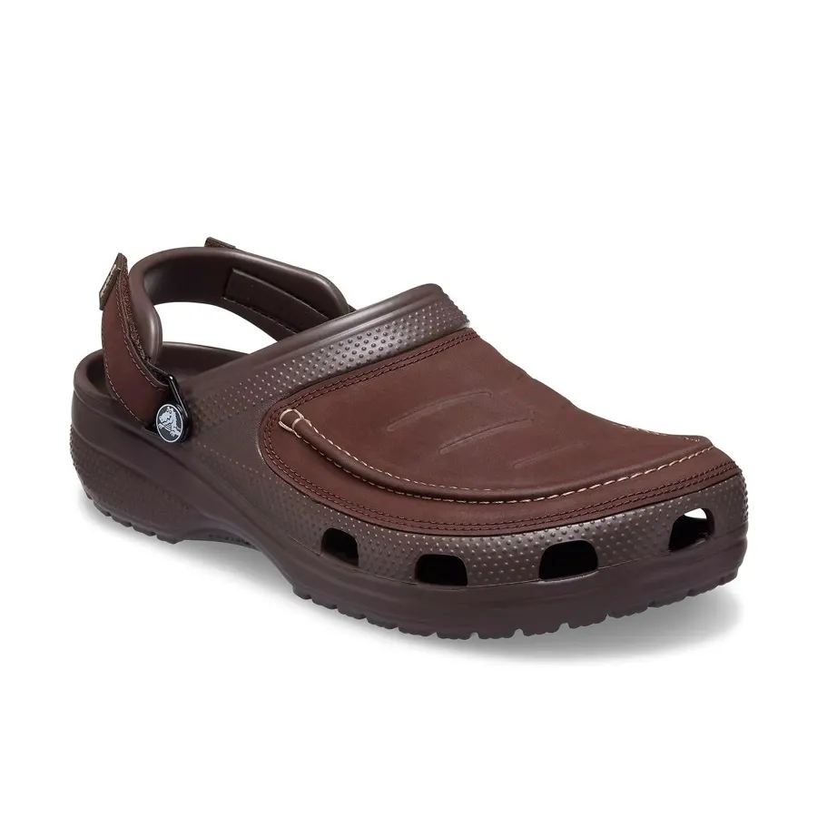 Imagen 1 de 5 de Sandalias Crocs Yukon Vista II Clog-MARRON