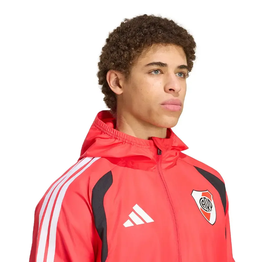 Imagen 4 de 5 de Campera adidas All-Weather Tiro 26 Competition River Plate 26/27-ROJO