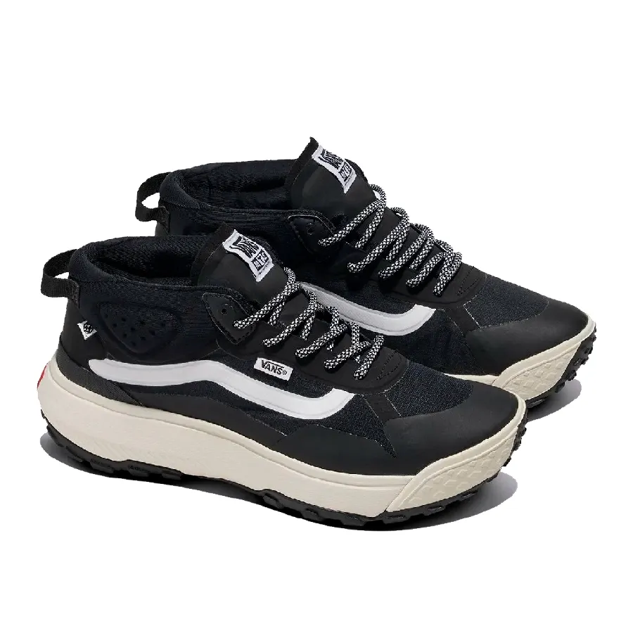 Imagen 1 de 6 de Zapatillas Vans U Mte Crosspath Mid-NEGRO/BLANCO