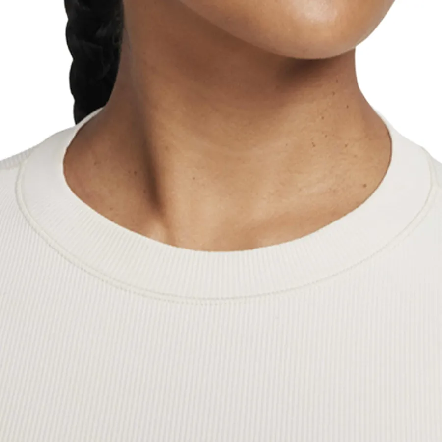 Imagen 2 de 4 de Remera Nike Zenvy Rib-BLANCO
