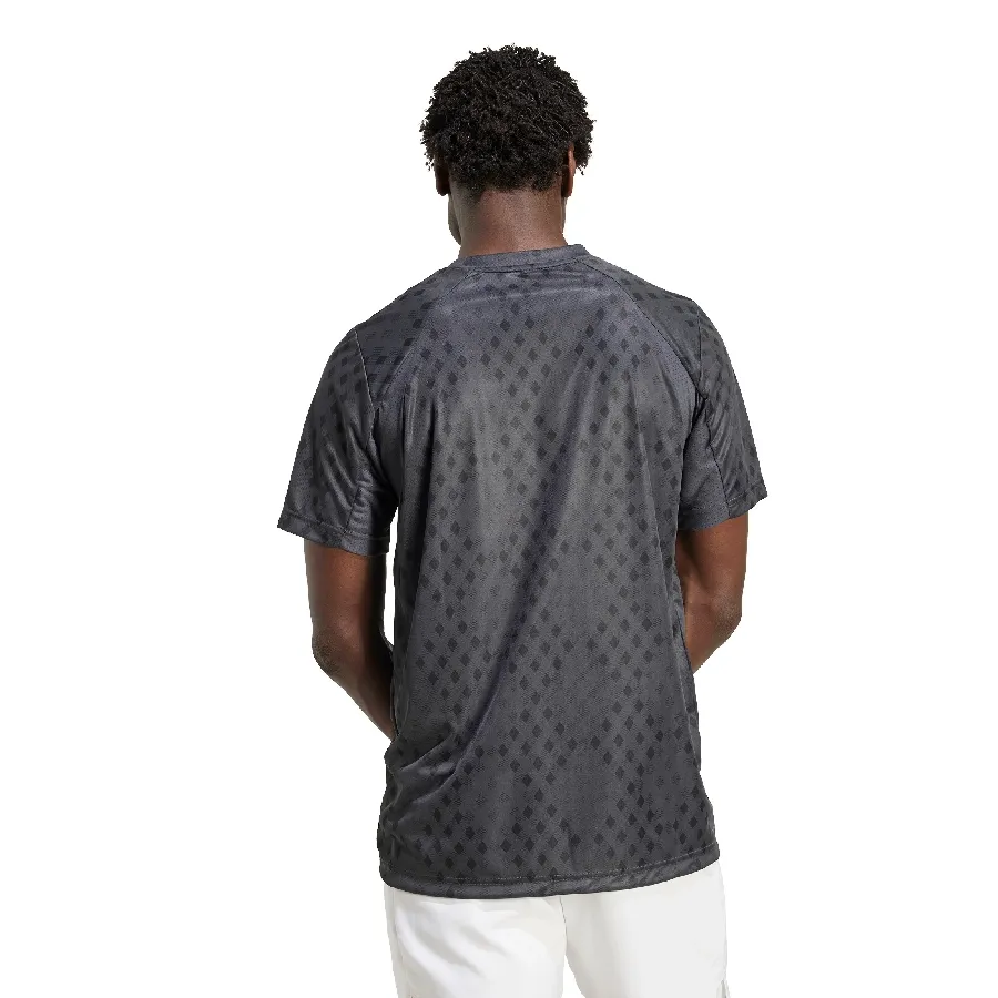 Imagen 2 de 4 de Remera adidas Club de Tenis estampada Climacool-GRIS