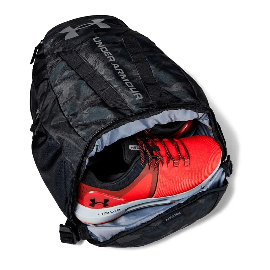 Imagen 2 de 6 de Mochila Under Armour Hustle 5.0-NEGRO/GRIS