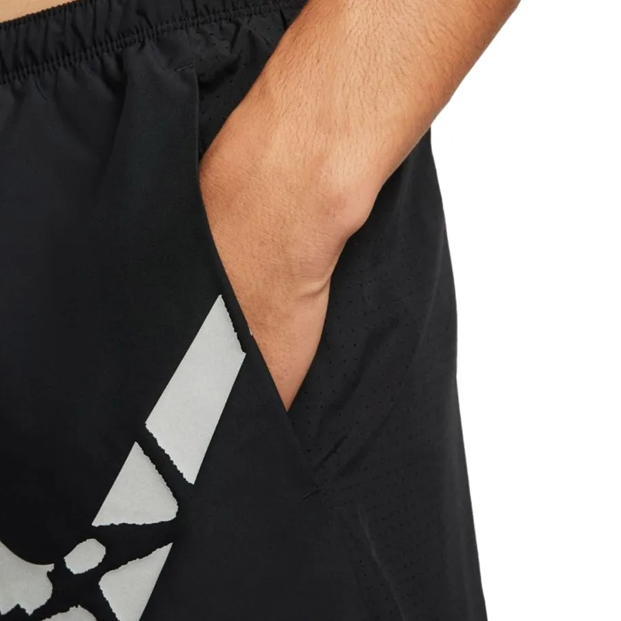 Imagen 2 de 3 de Nike Shorts  Dri-FIT Challenger Run Division-NEGRO/BLANCO