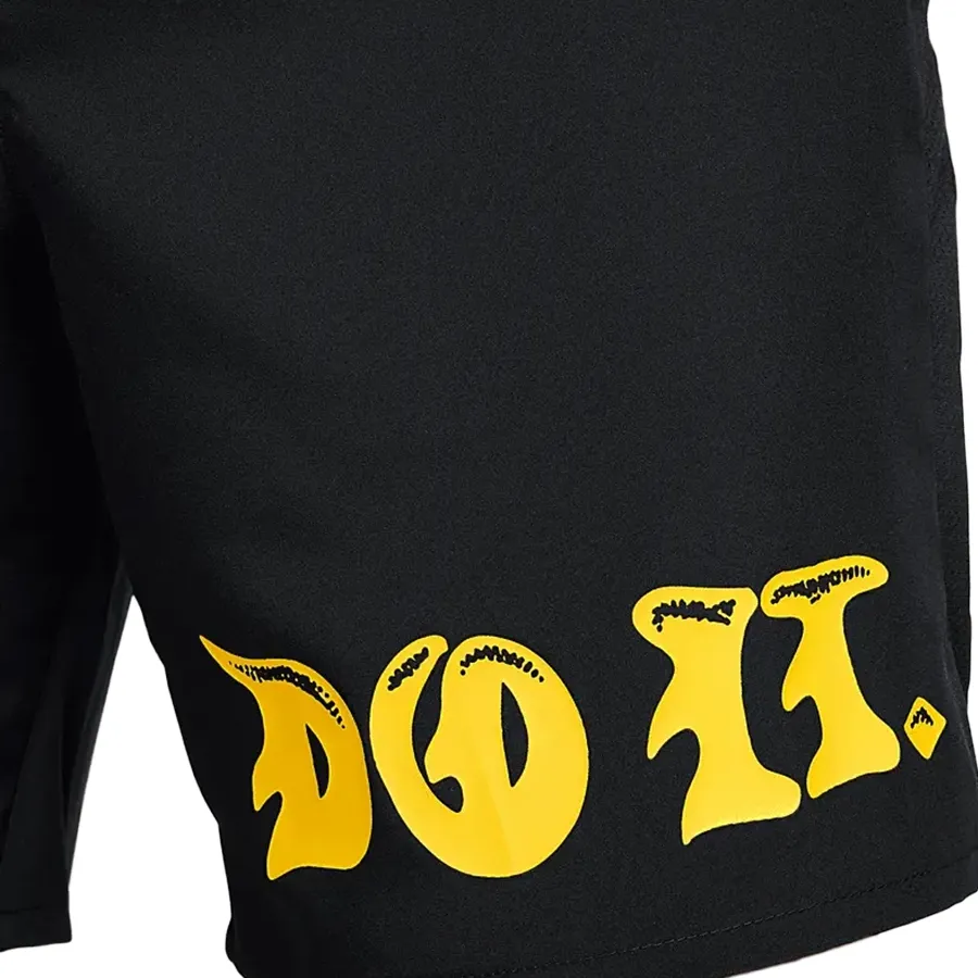Imagen 4 de 7 de Nike Shorts  Dri-Fit Challenger-NEGRO/AMARILLO