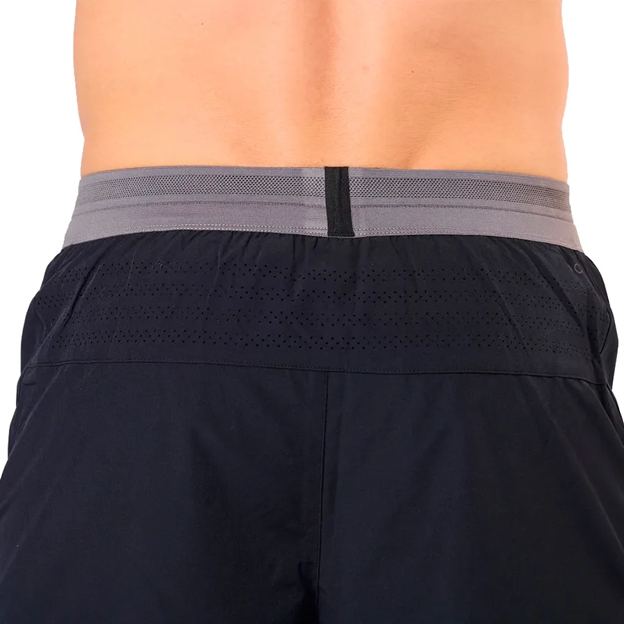 Imagen 3 de 5 de Shorts Saucony Kinvara 5"-NEGRO