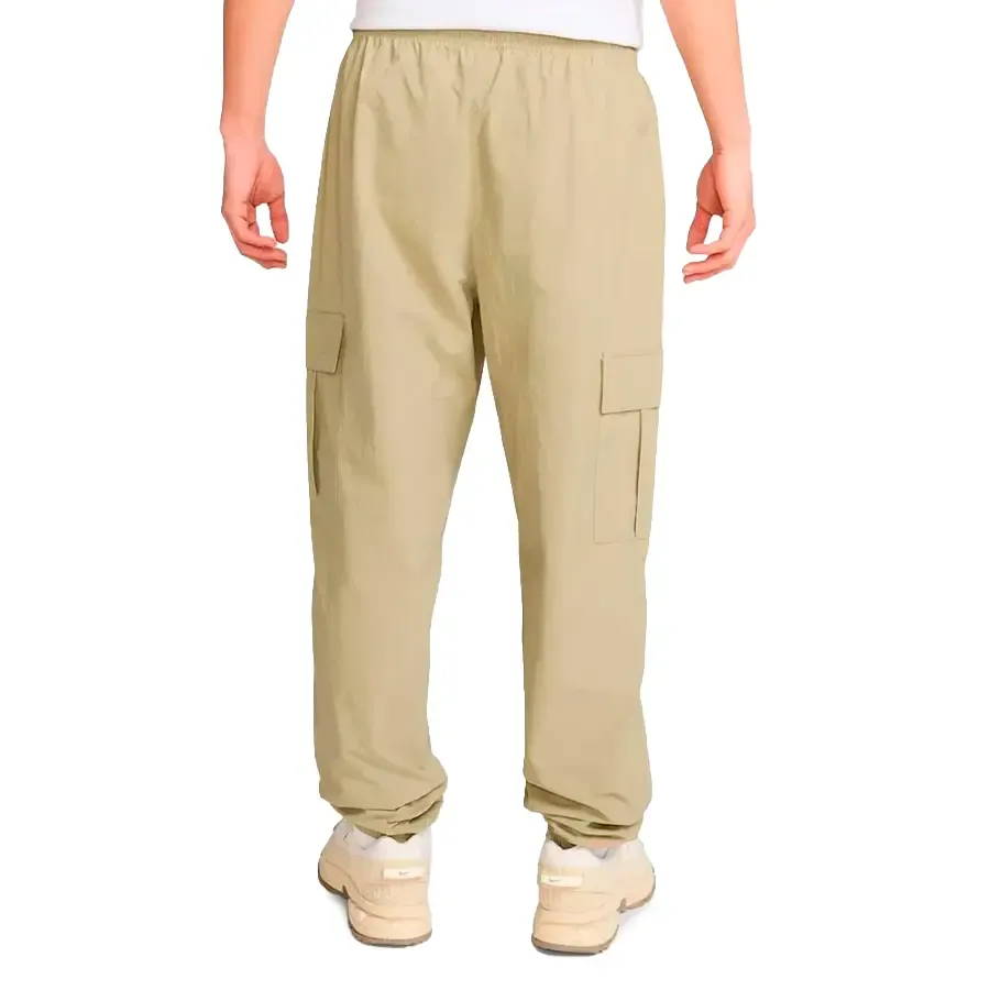 Imagen 1 de 6 de Pantalón Nike Club Woven Cargo-BEIGE