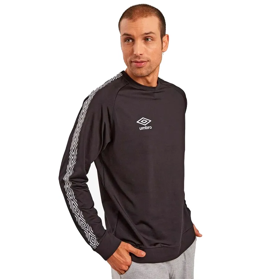 Imagen 0 de 5 de Buzo Umbro Galon-NEGRO