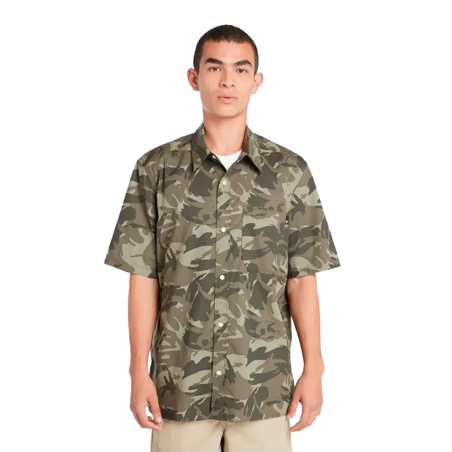 Imagen 2 de 3 de Camisa Timberland Camo Poplin-VERDE MILITAR