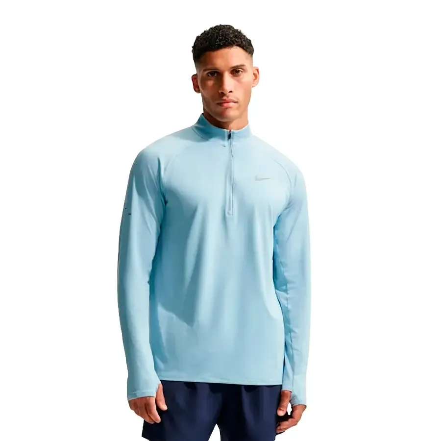 Imagen 0 de 5 de Remera Nike Stride-CELESTE