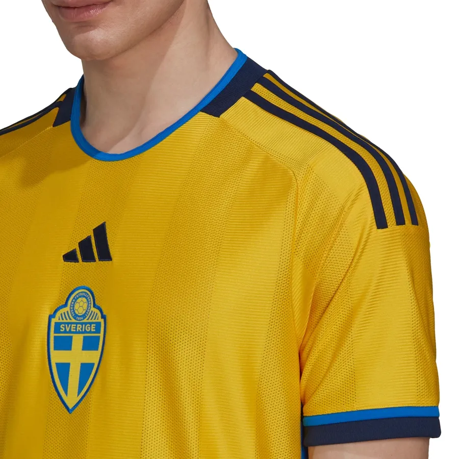 Imagen 4 de 6 de Camiseta adidas Titular Suecia 22-AMARILLO/AZUL