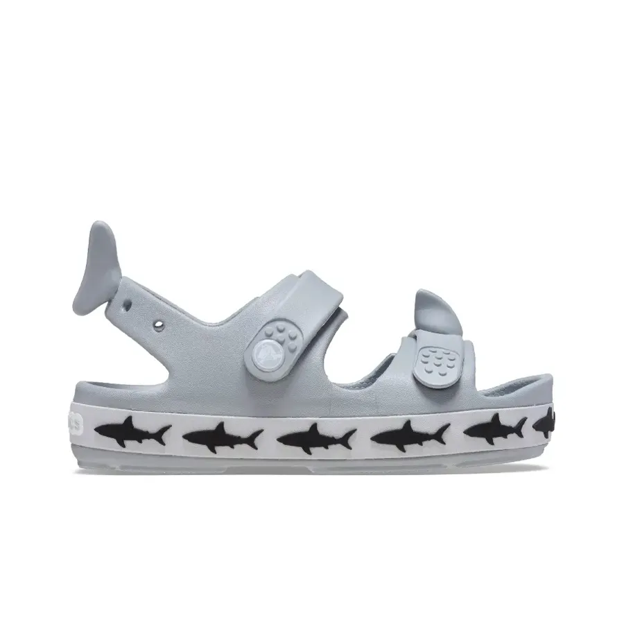 Imagen 0 de 7 de Sandalias Crocs Crocband Cruiser Shark-GRIS/BLANCO