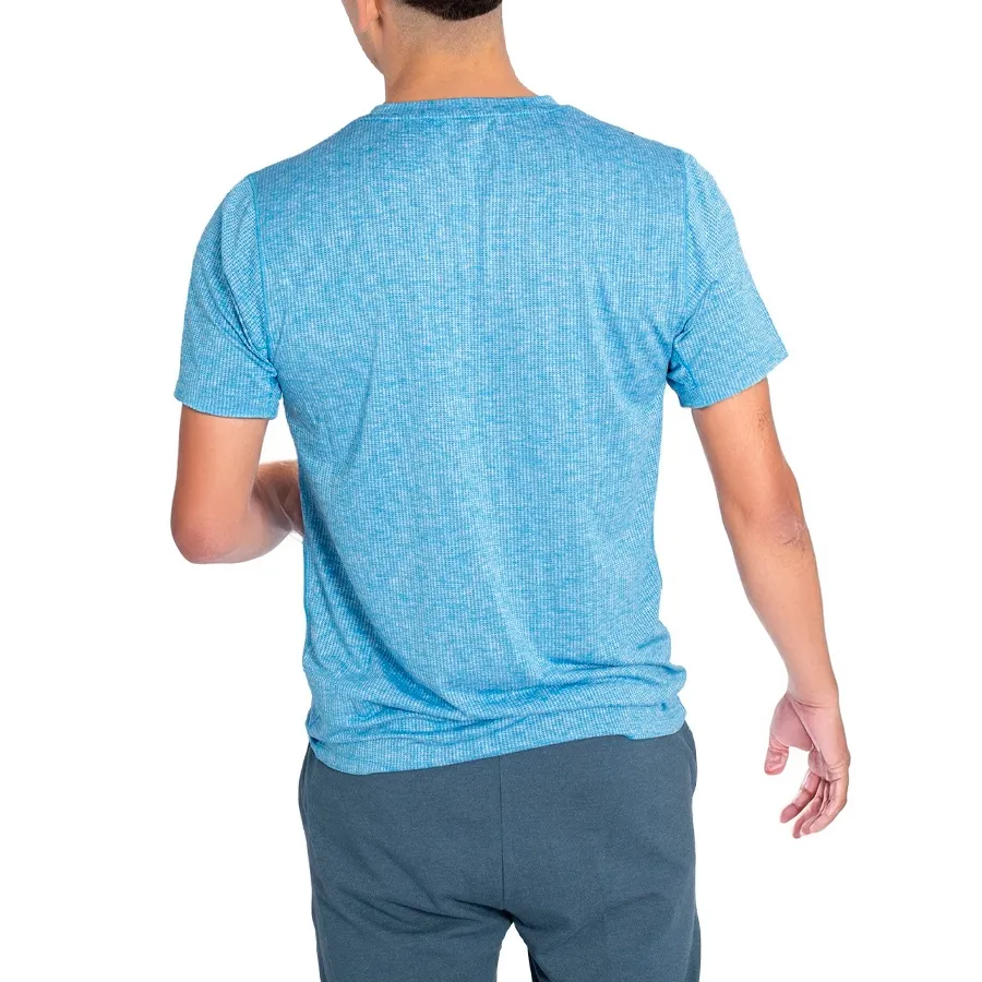 Imagen 2 de 3 de Remera New Balance Tenacity-AZUL