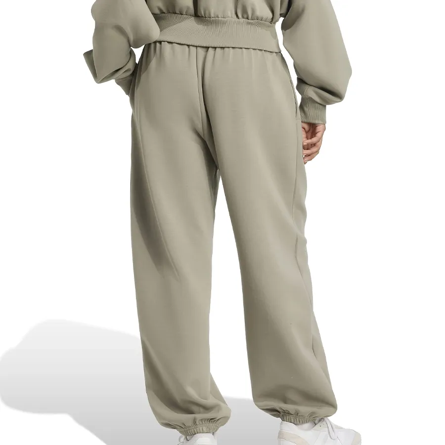 Imagen 2 de 5 de Pantalón adidas All Szn Suave Lux-GRIS