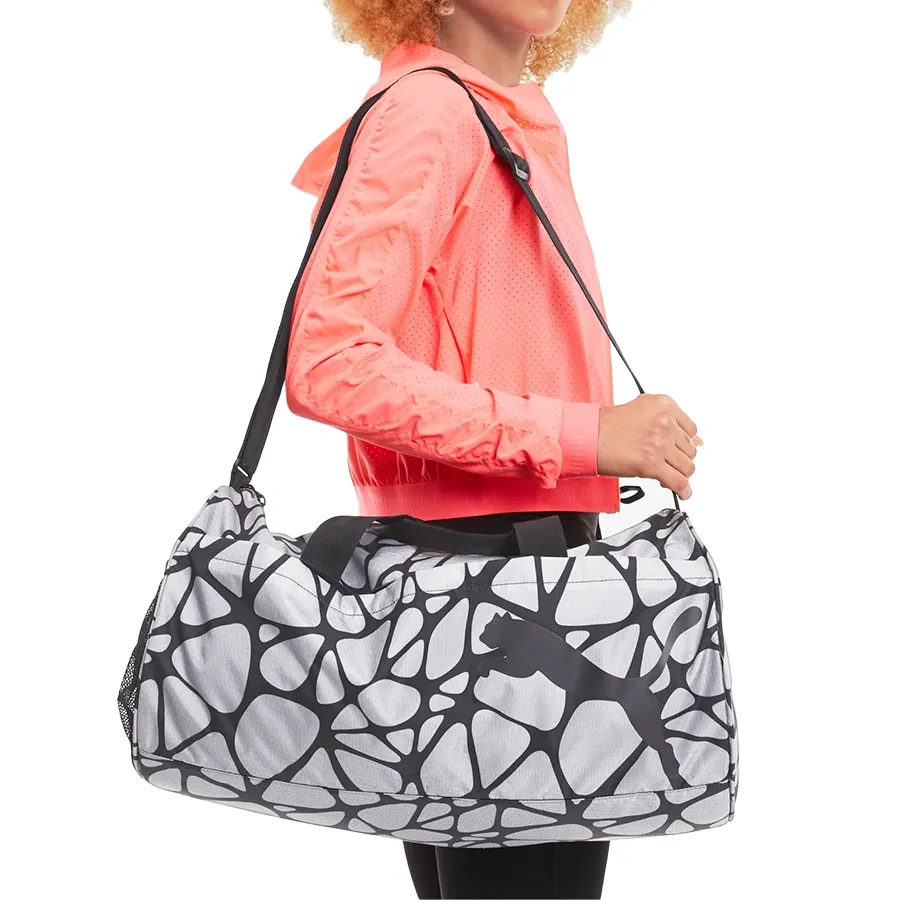 Imagen 2 de 4 de Bolso Puma At Ess Barrel-GRIS/NEGRO