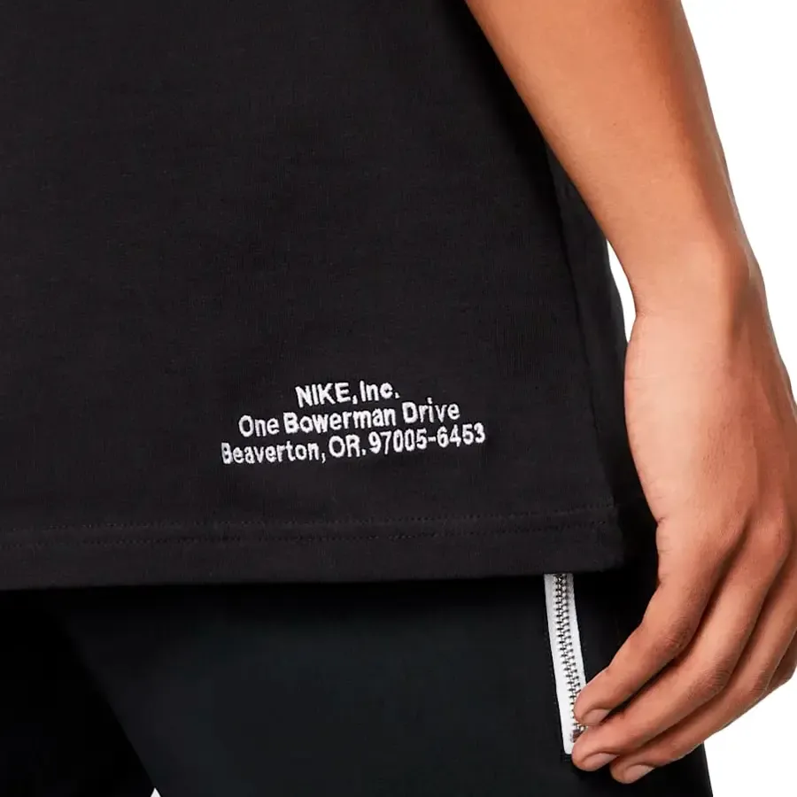 Imagen 4 de 5 de Remera Nike Sportswear-NEGRO