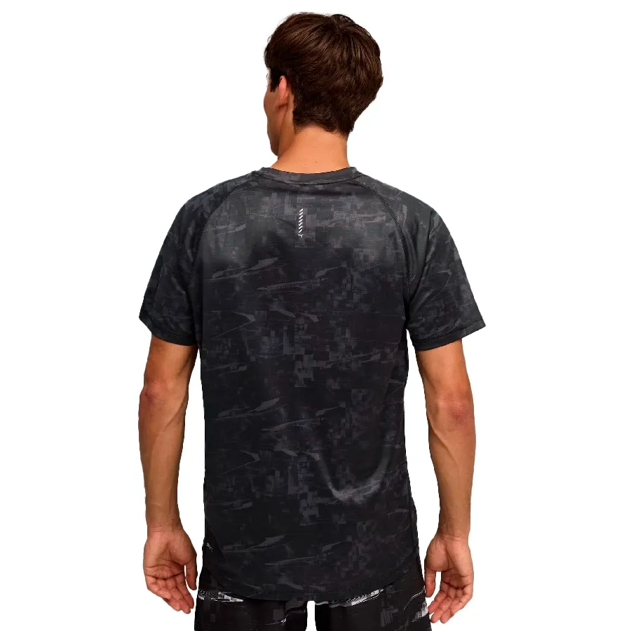 Imagen 2 de 4 de Remera Puma Run Velocity-NEGRO