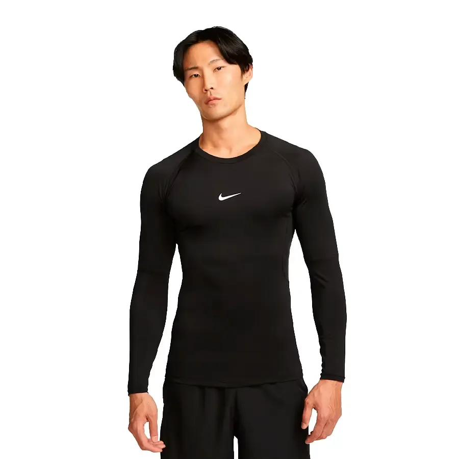 Imagen 0 de 4 de Remera Nike Manga Larga de Compresion Dri fit-NEGRO