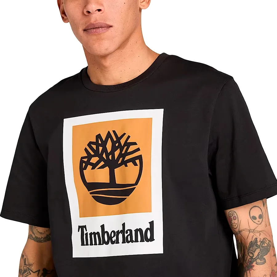 Imagen 3 de 4 de Remera Timberland Stack Logo-NEGRO/CAMEL