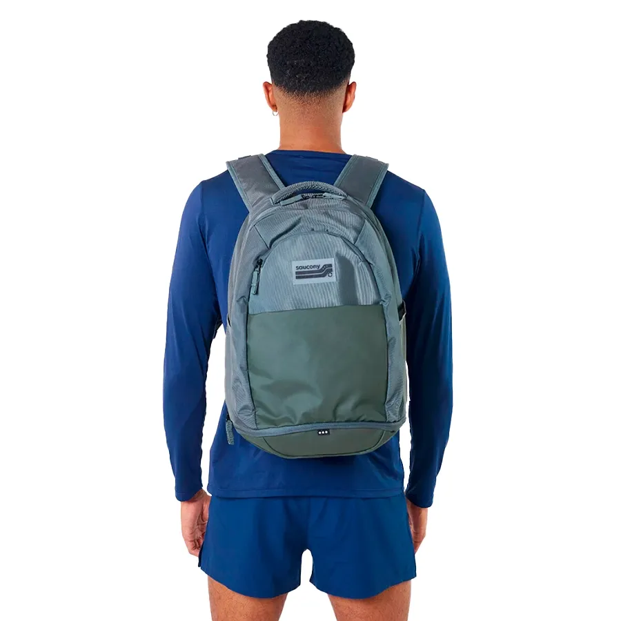 Imagen 0 de 6 de Mochila Saucony Hurricane 24Lt-OLIVA