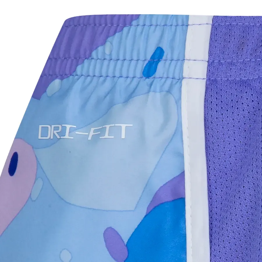 Imagen 3 de 5 de Short Nike Essentials Aop Tempo-AZUL/CELESTE/LAVANDA