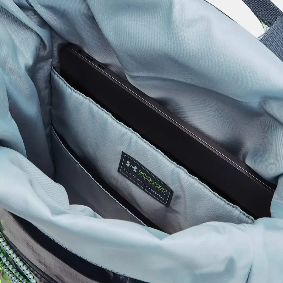 Imagen 1 de 8 de Mochila Under Armour Summit-MARINO/GRIS