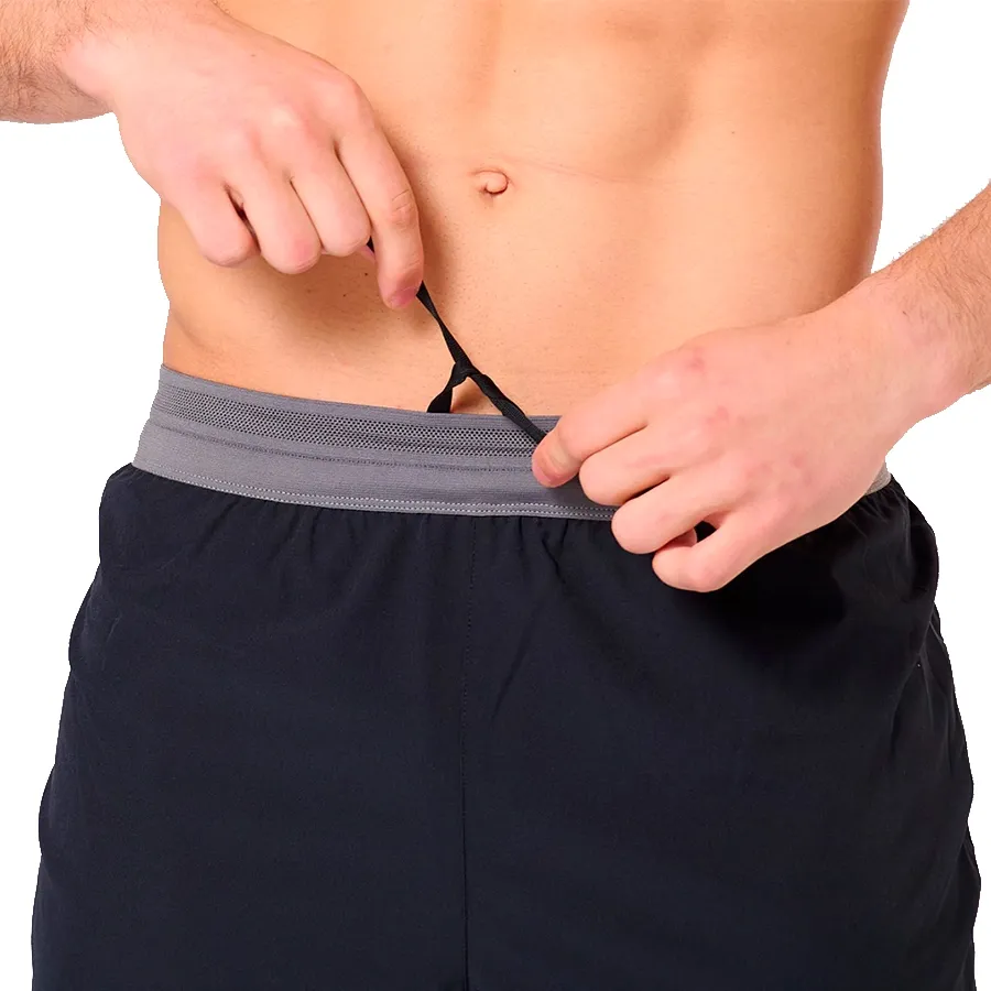 Imagen 2 de 5 de Shorts Saucony Kinvara 5"-NEGRO