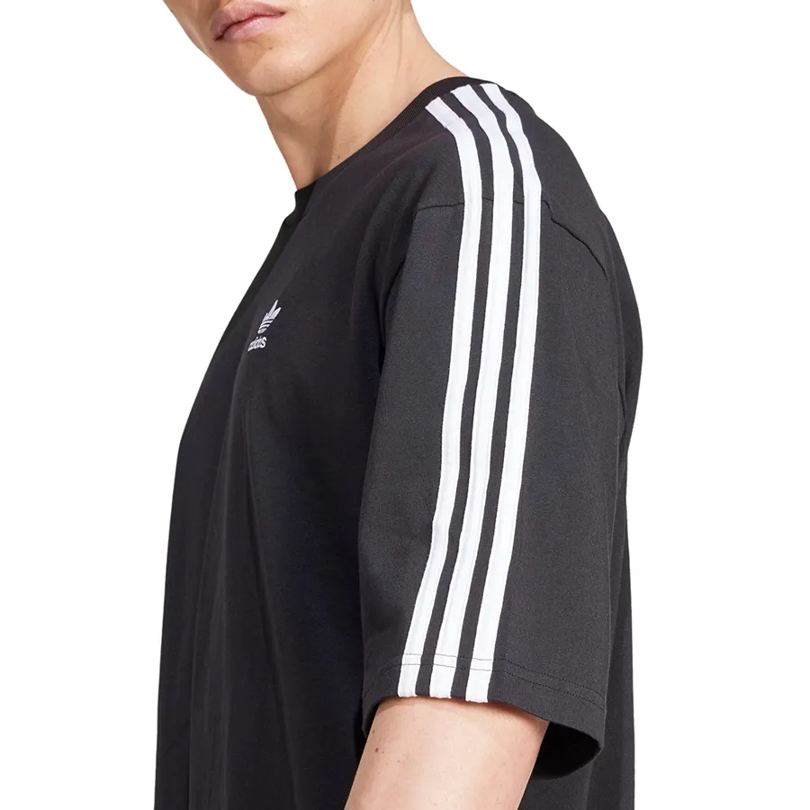 Imagen 2 de 4 de Remera adidas originals Adicolor Oversized Tee-NEGRO/BLANCO