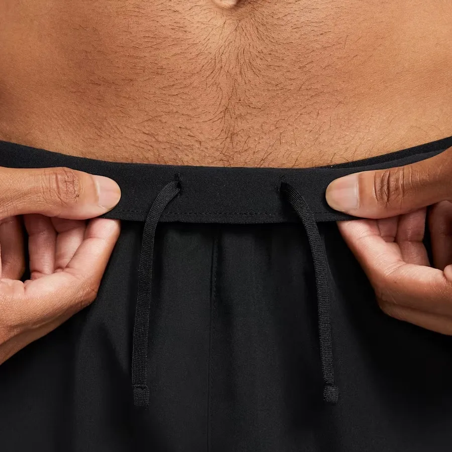 Imagen 3 de 5 de Shorts Nike Challenger 2 en 1-NEGRO