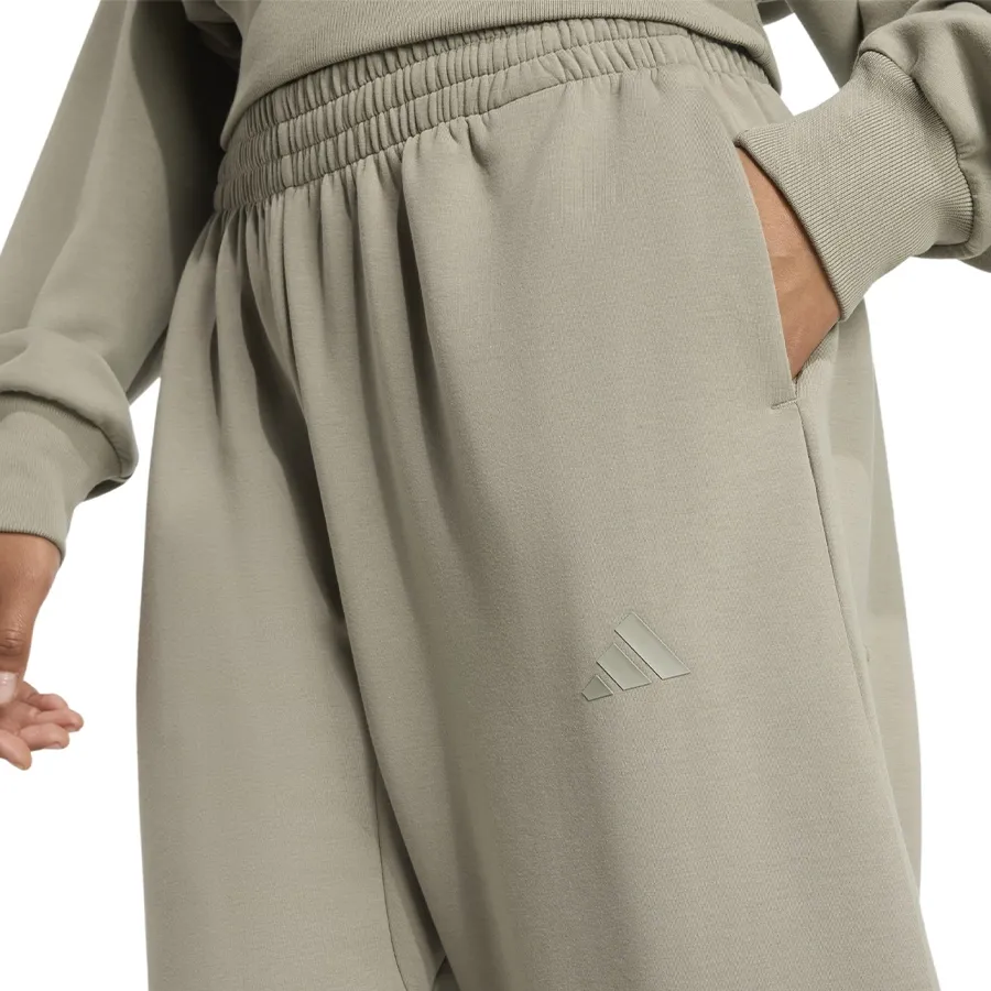 Imagen 3 de 5 de Pantalón adidas All Szn Suave Lux-GRIS