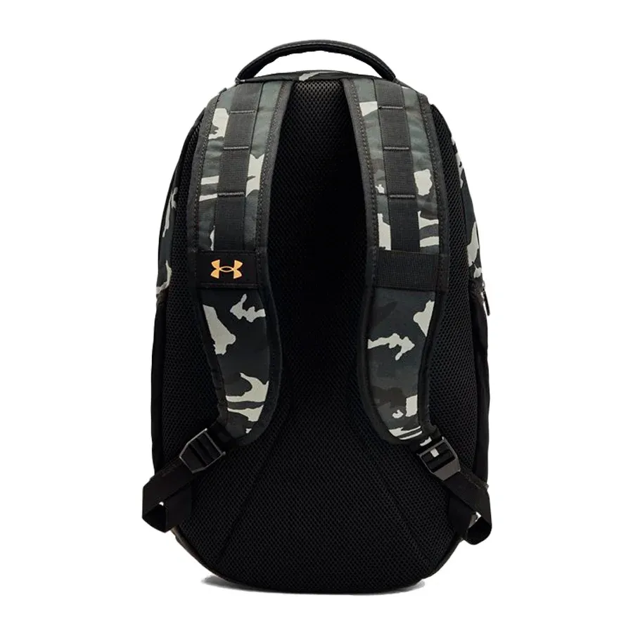 Imagen 1 de 3 de Mochila Under Armour Hustle 5.0-NEGRO/CAMUFLADO