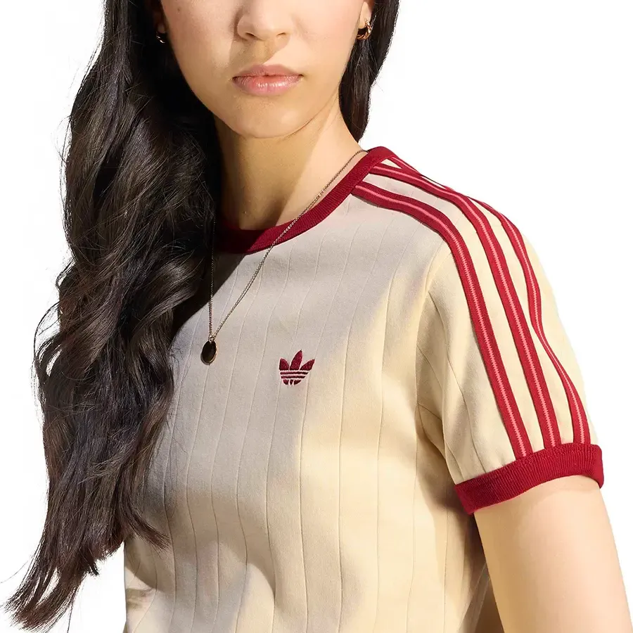 Imagen 3 de 5 de Remera adidas originals Pinstripe-BEIGE/ROJO