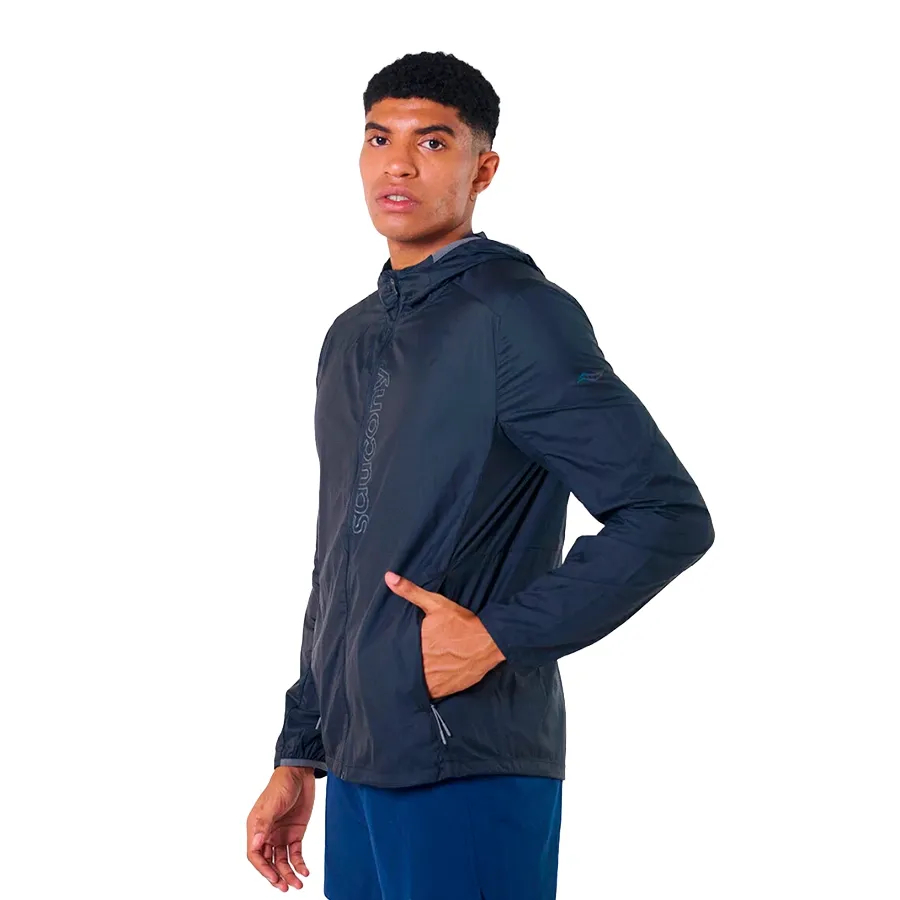 Imagen 2 de 7 de Campera Saucony Rompeviento Peregrine Packaway 2-NEGRO