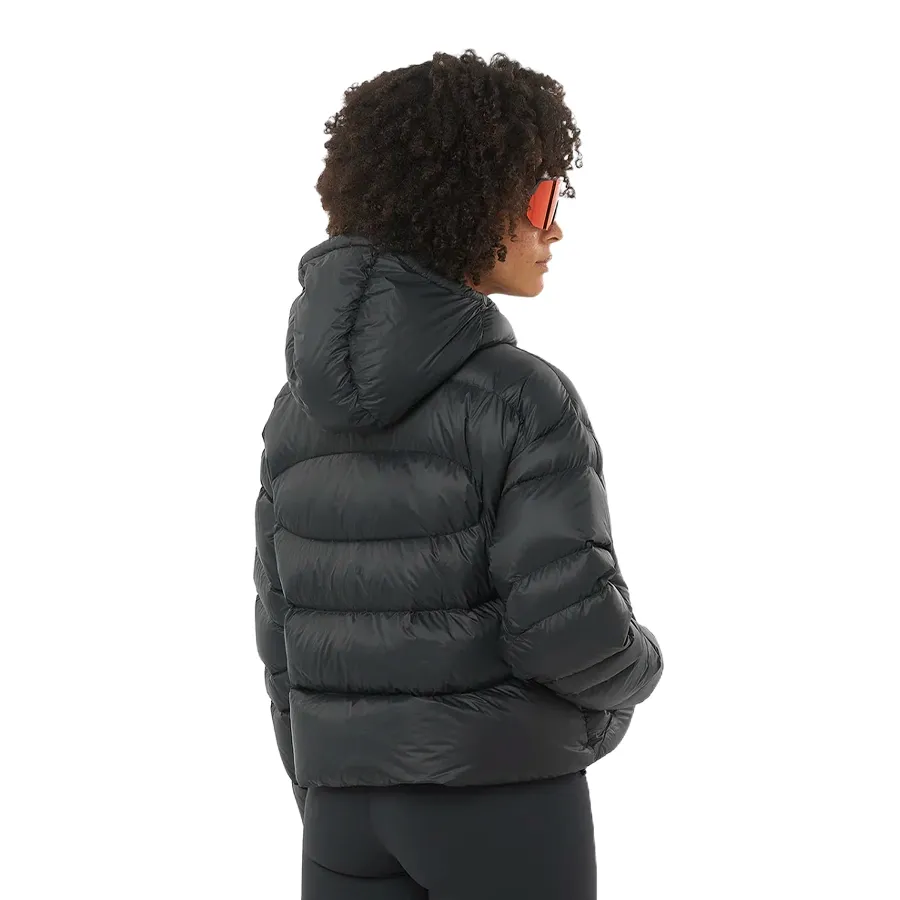 Imagen 1 de 7 de Campera Salomon Outline Nov Crop Down-NEGRO