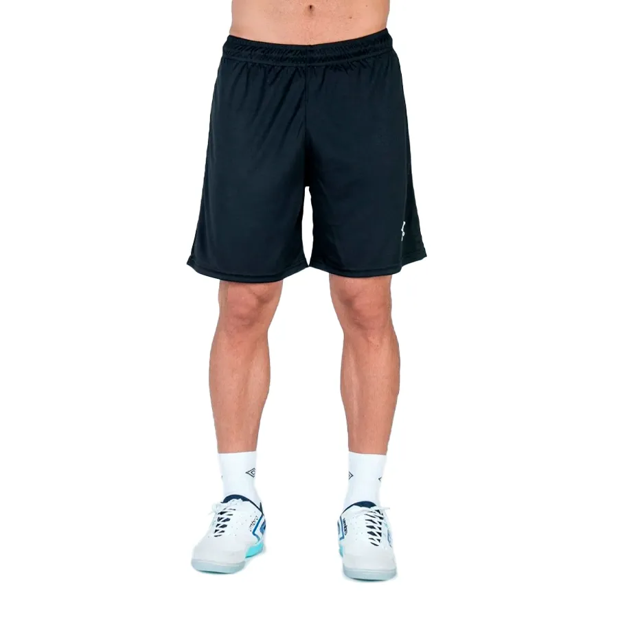 Imagen 1 de 4 de Shorts Umbro Básico-NEGRO