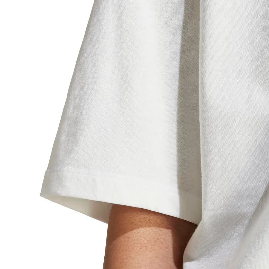 Imagen 4 de 5 de Remera adidas originals Essentials Boyfriend-BLANCO