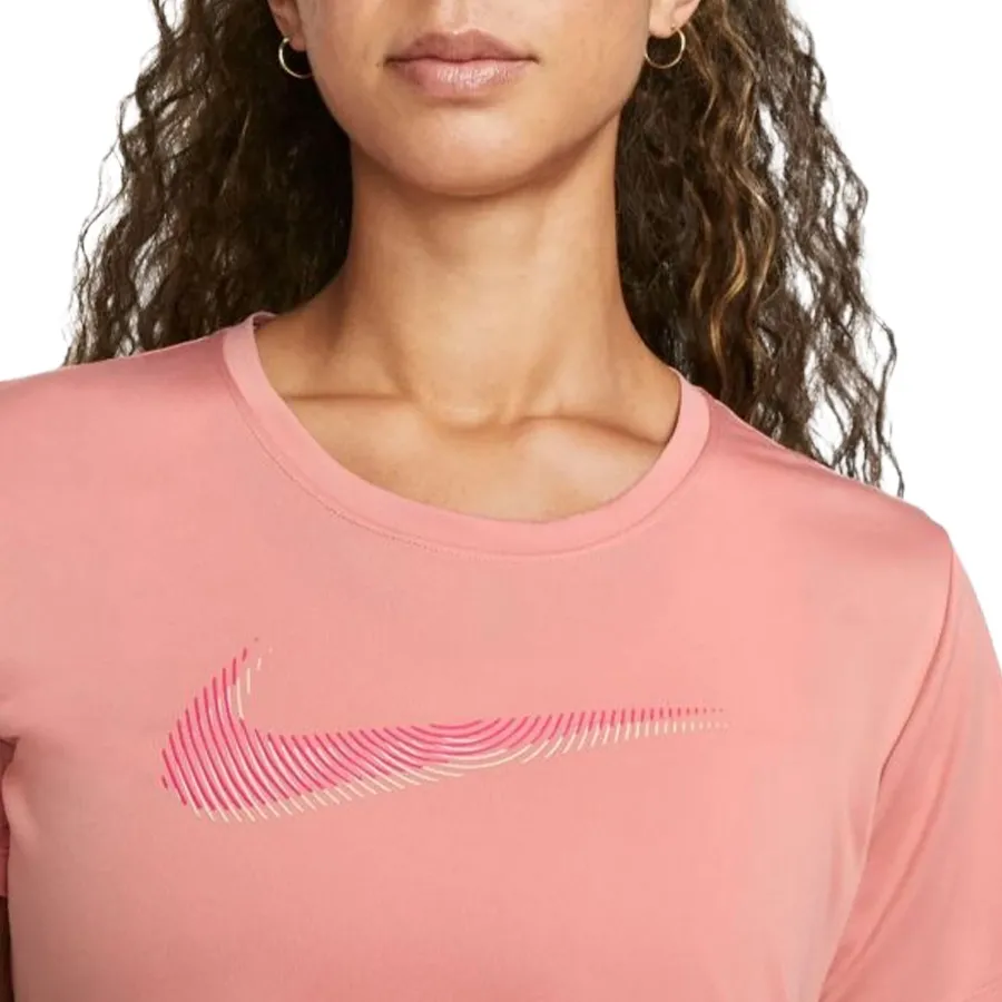 Imagen 2 de 4 de Remera Nike Swoosh-ROSA