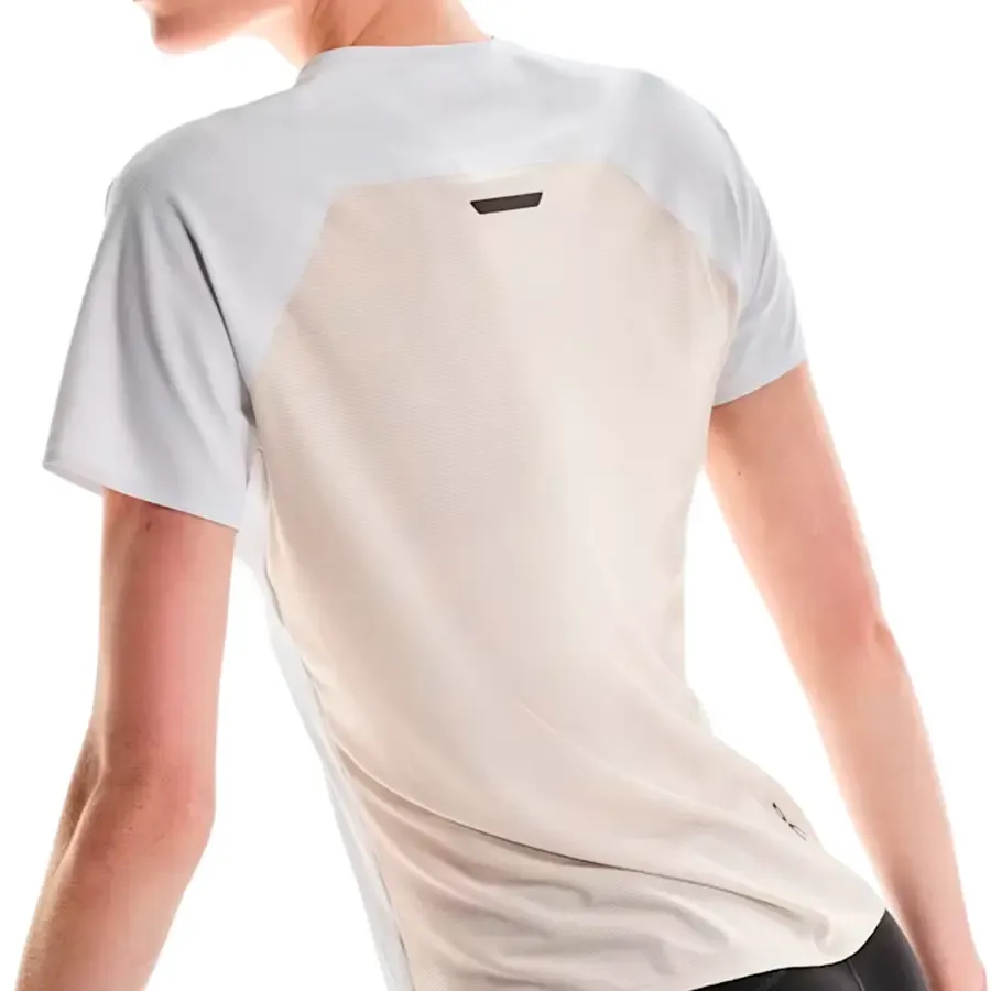 Imagen 3 de 4 de Remera On Performance-T-BLANCO/BEIGE