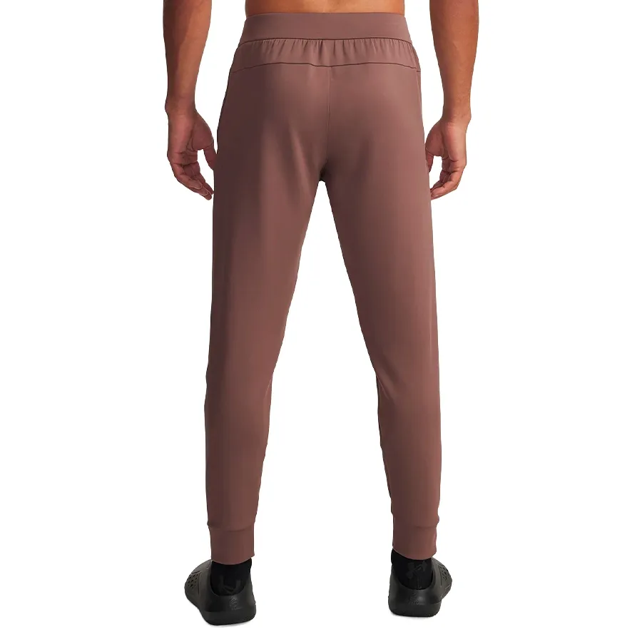 Imagen 1 de 2 de Pantalón Under Armour Curry Travel-MARRON