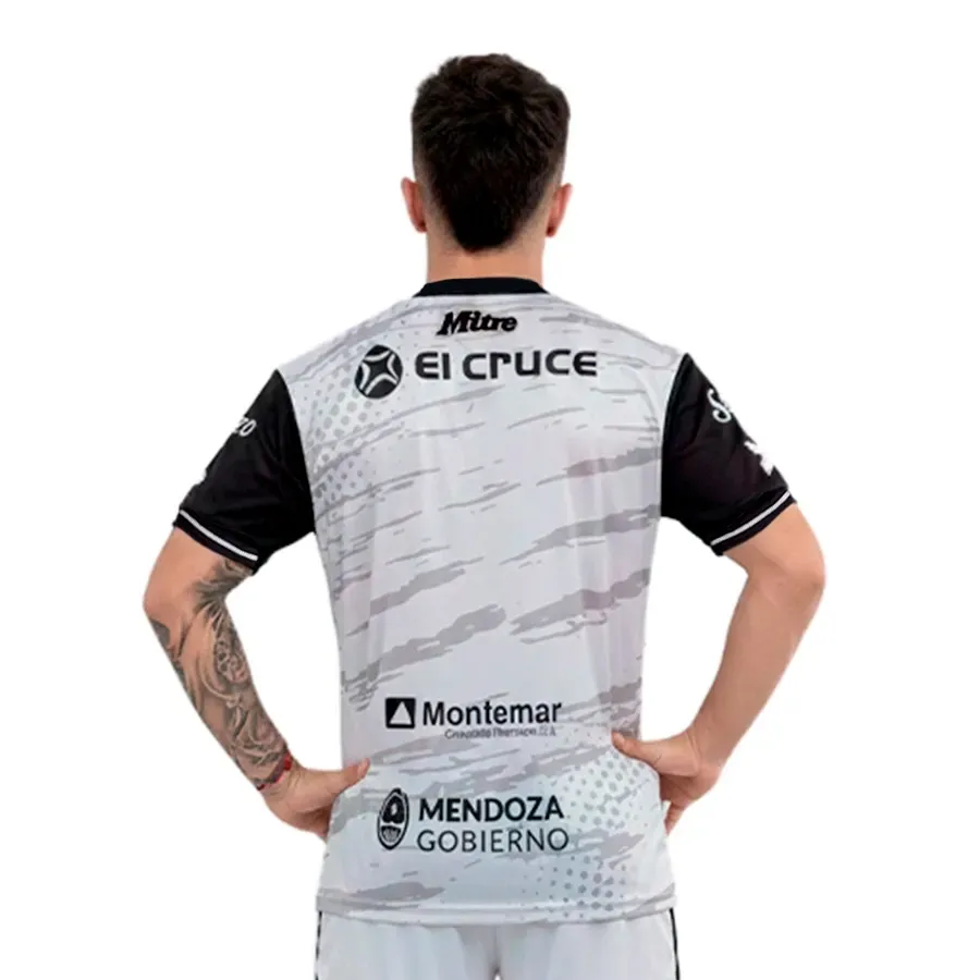 Imagen 2 de 4 de Camiseta Mitre Alternativa Gimnasia y Esgrima 25-BLANCO/GRIS/NEGRO