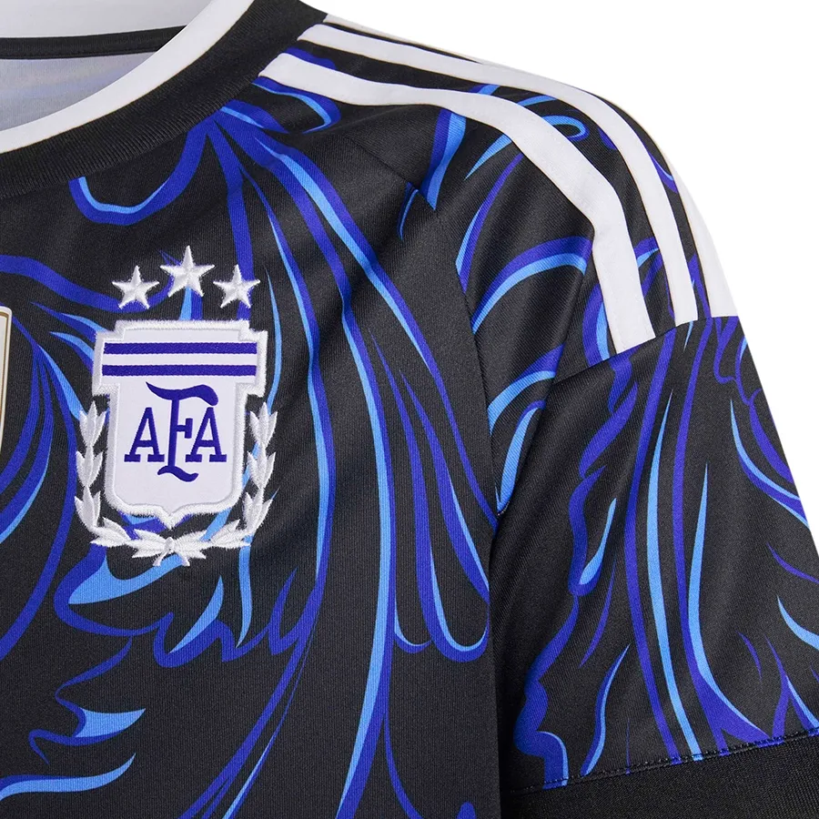 Imagen 2 de 5 de Camiseta adidas originals Alternativa Selección Argentina 26 Afa-NEGRO/AZUL/CELESTE
