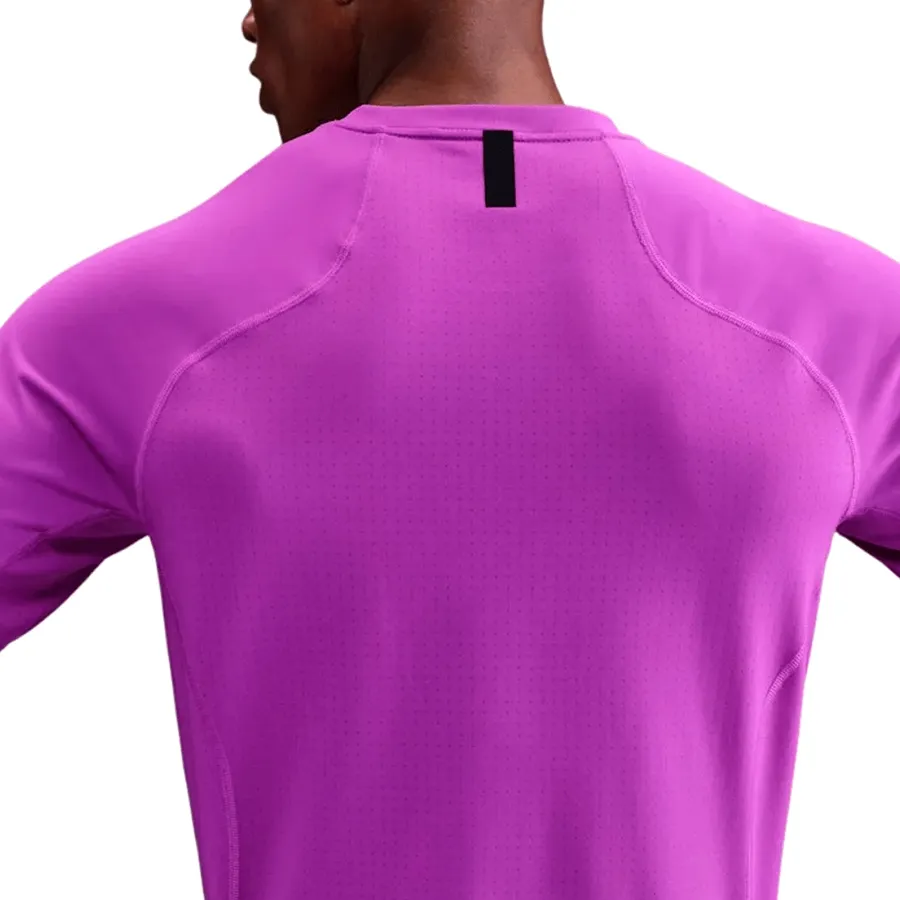 Imagen 3 de 5 de Remera Nike Pro Training-PURPURA