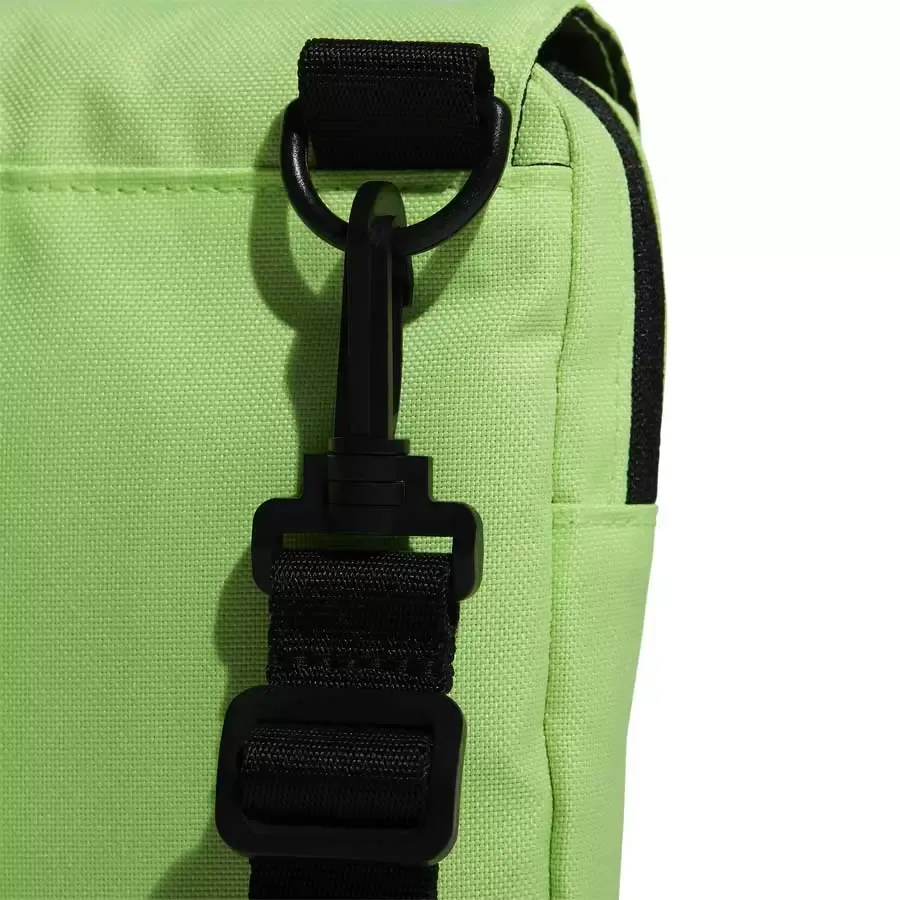 Imagen 2 de 4 de Bolso adidas Cl Org-VERDE/NEGRO