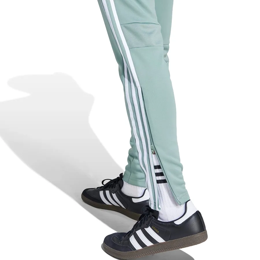 Imagen 3 de 4 de Pantalón adidas Tiro 25 Essentials-VERDE SECO/BLANCO