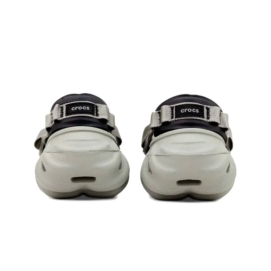 Imagen 2 de 3 de Sandalias Crocs Echo Clog-CEMENTO