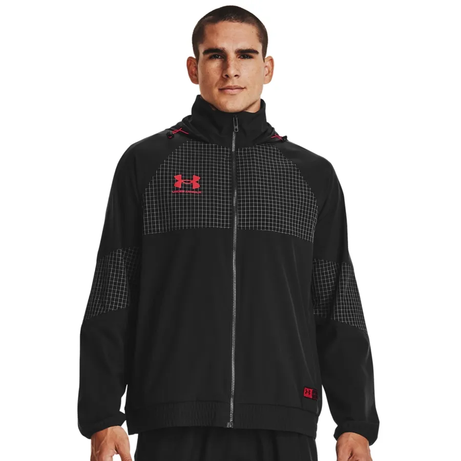 Imagen 2 de 5 de Campera Under Armour Accelerate Track-NEGRO/ROJO