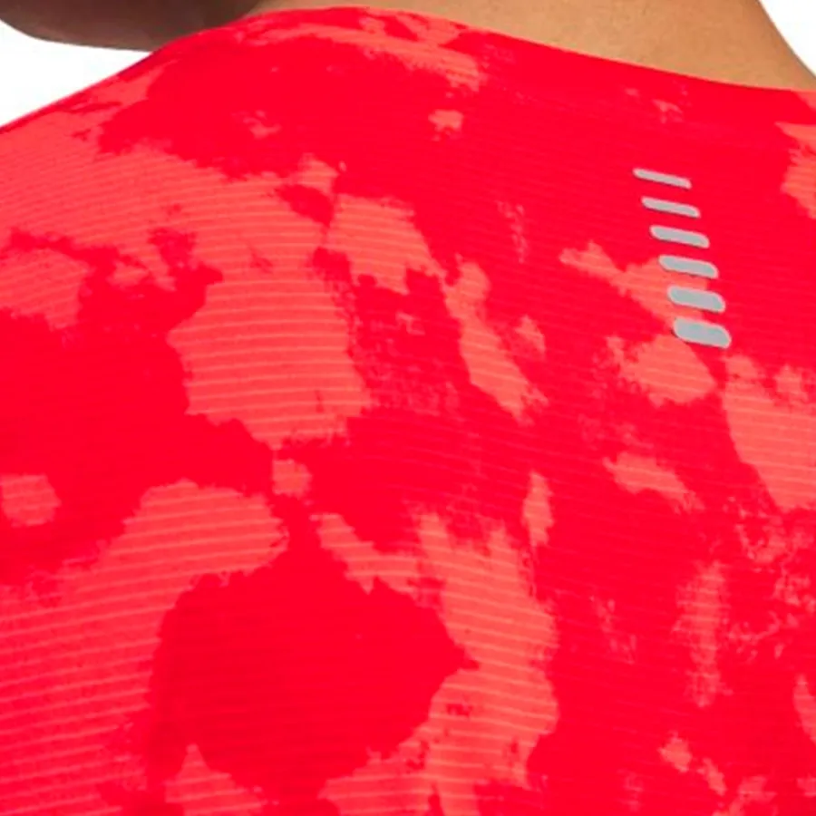 Imagen 2 de 3 de Remera Under Armour Launch Printed-ROJO