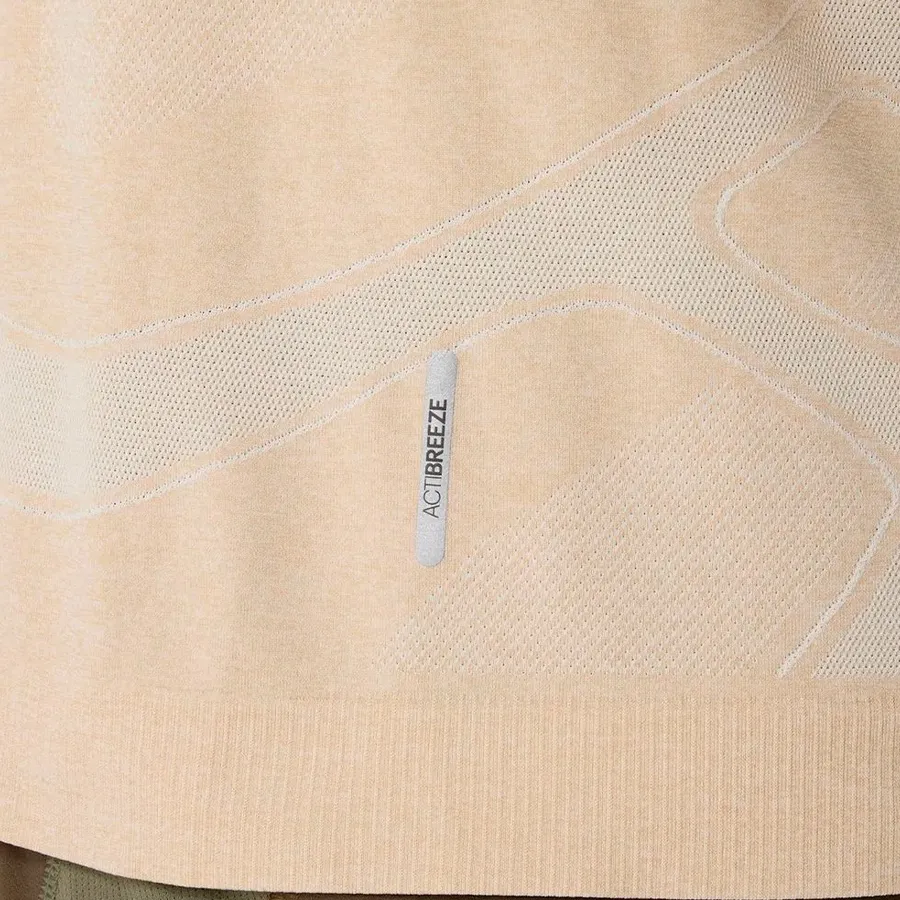 Imagen 3 de 4 de Remera Asics Road Seameless-BEIGE